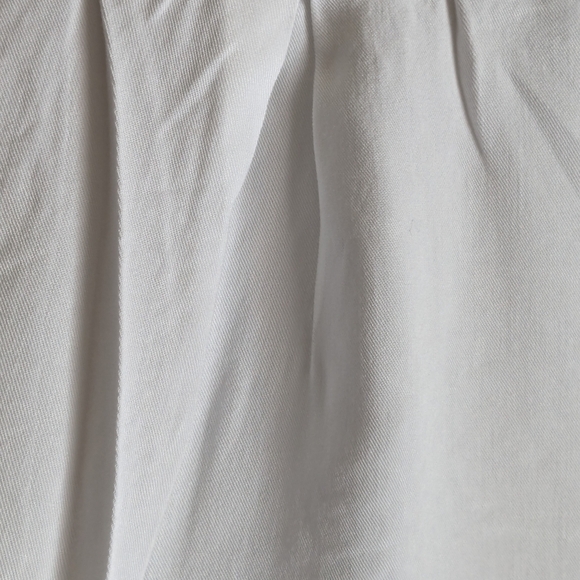 Rose & Olive Top Women's cropped white distressed hem Size M Short sleeve W-1 - Picture 5 of 8